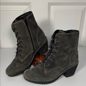 Fly London Wune Lace Up Heel Bootie Size EU 38 US 7.5 Suede Gray Diesel Side Zip